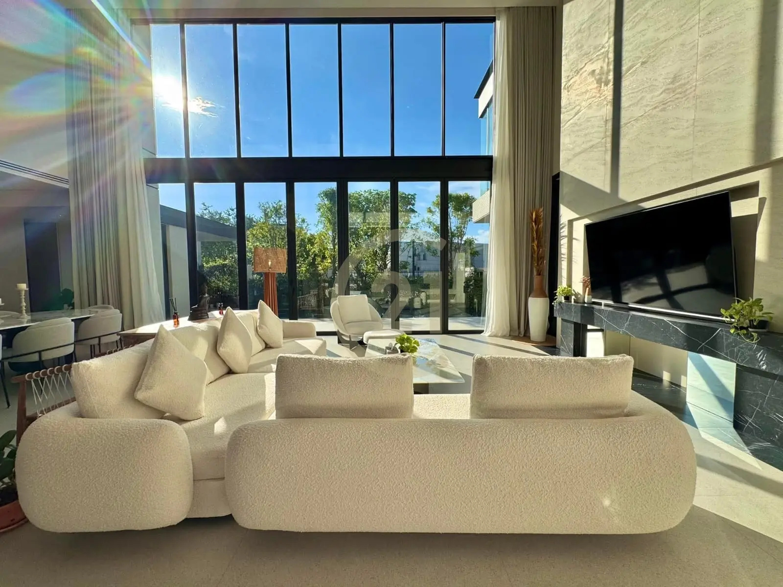 Luxurious 4-Bedroom Contemporary Villa with Pool in Chalong, Phuket