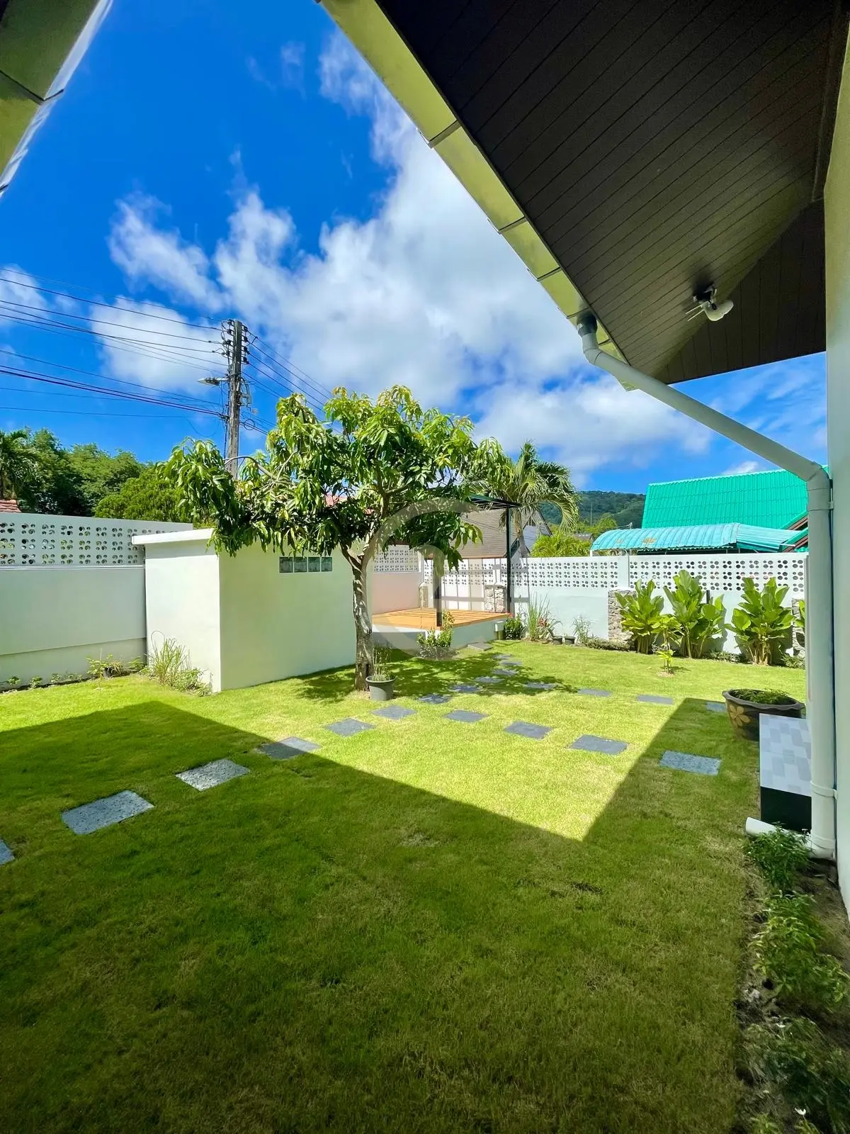 5-Bedroom Private Pool Villa for Rent in Saiyuan, Rawai