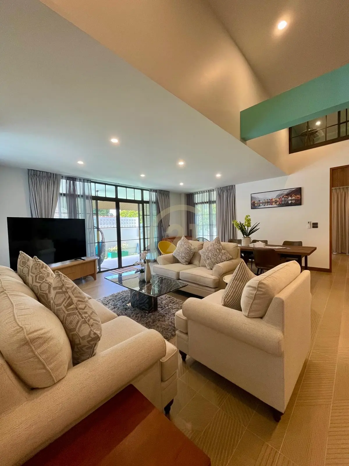 5-Bedroom Private Pool Villa for Rent in Saiyuan, Rawai