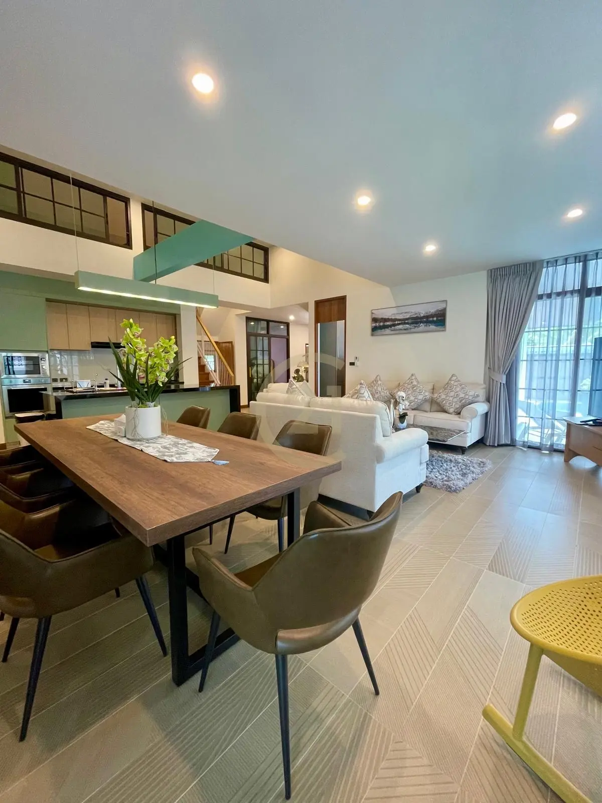 5-Bedroom Private Pool Villa for Rent in Saiyuan, Rawai