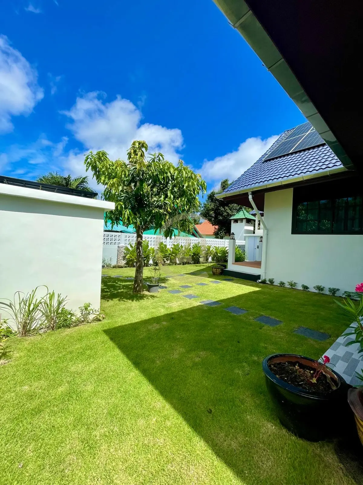5-Bedroom Private Pool Villa for Rent in Saiyuan, Rawai