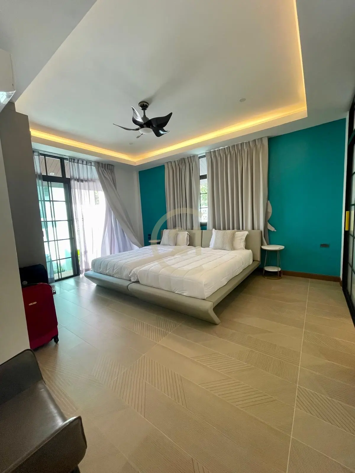 5-Bedroom Private Pool Villa for Rent in Saiyuan, Rawai