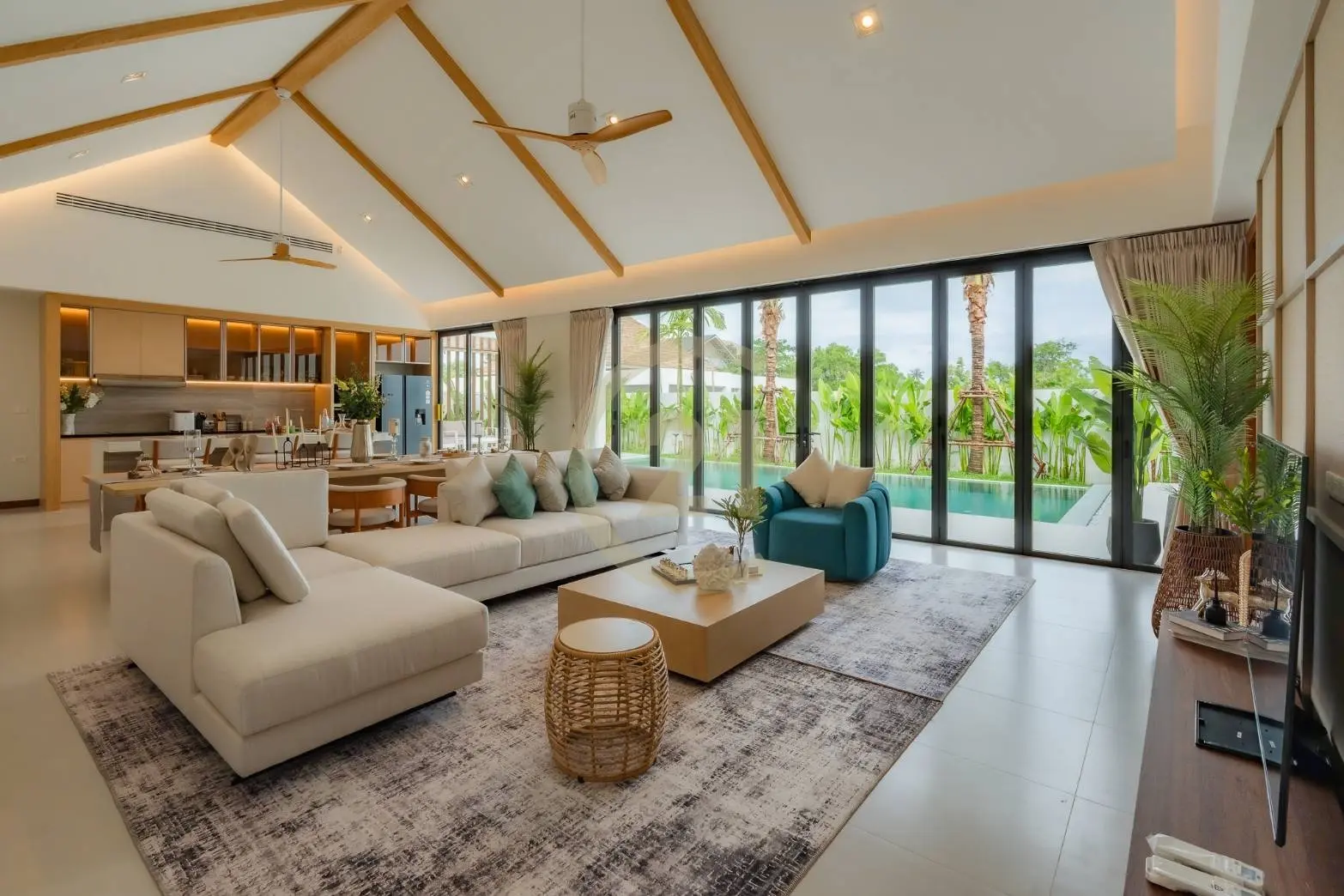 3-5 Bedrooms  Modern Tropical Pool Villas for Sale in Cherng Talay, Phuket - THE WYNN Luxury Villa