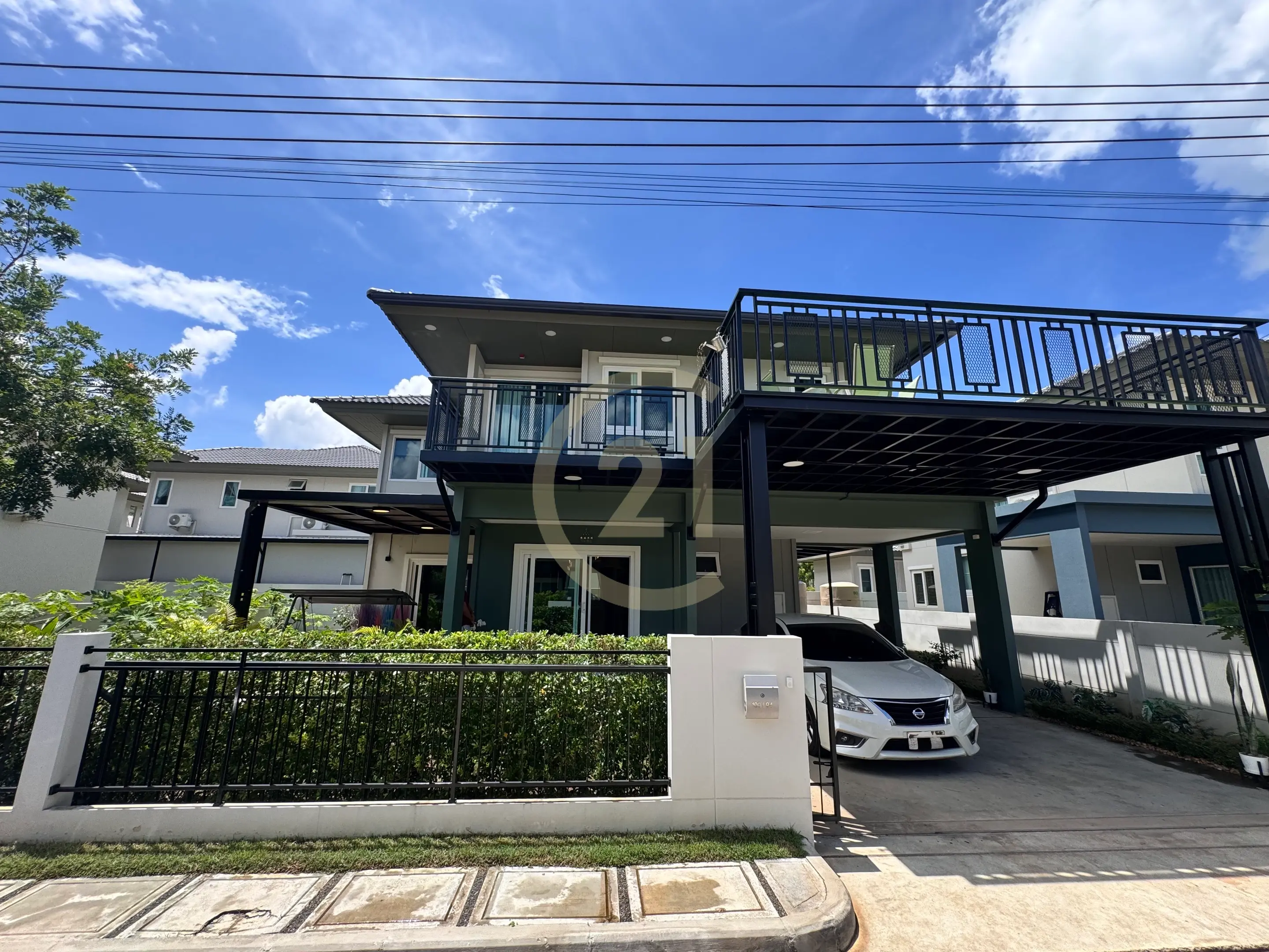 Charming 3-Bedroom House with Garden, Balcony, and Jacuzzi in Saransiri Koh Kaew Retreat