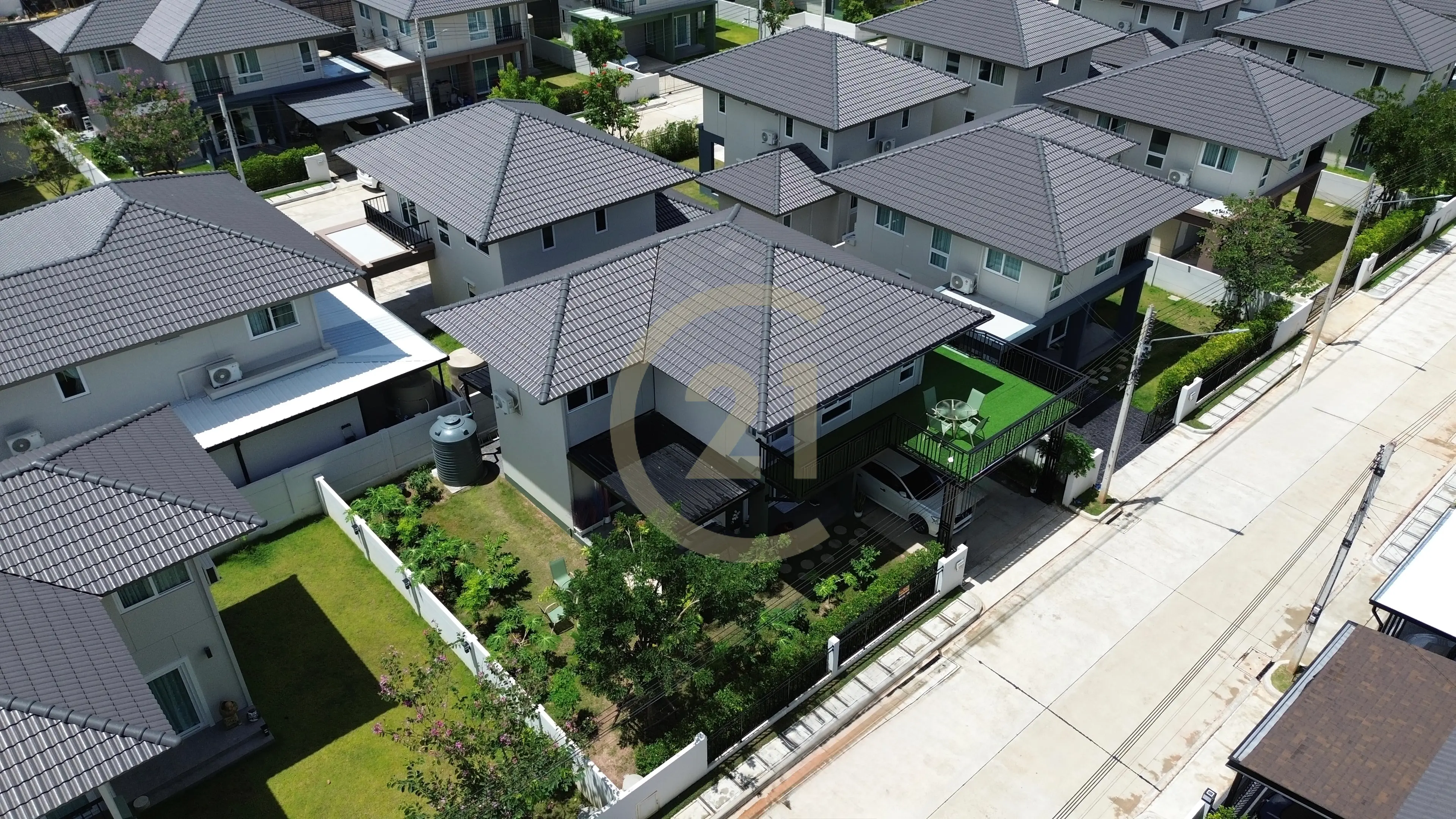 Charming 3-Bedroom House with Garden, Balcony, and Jacuzzi in Saransiri Koh Kaew Retreat