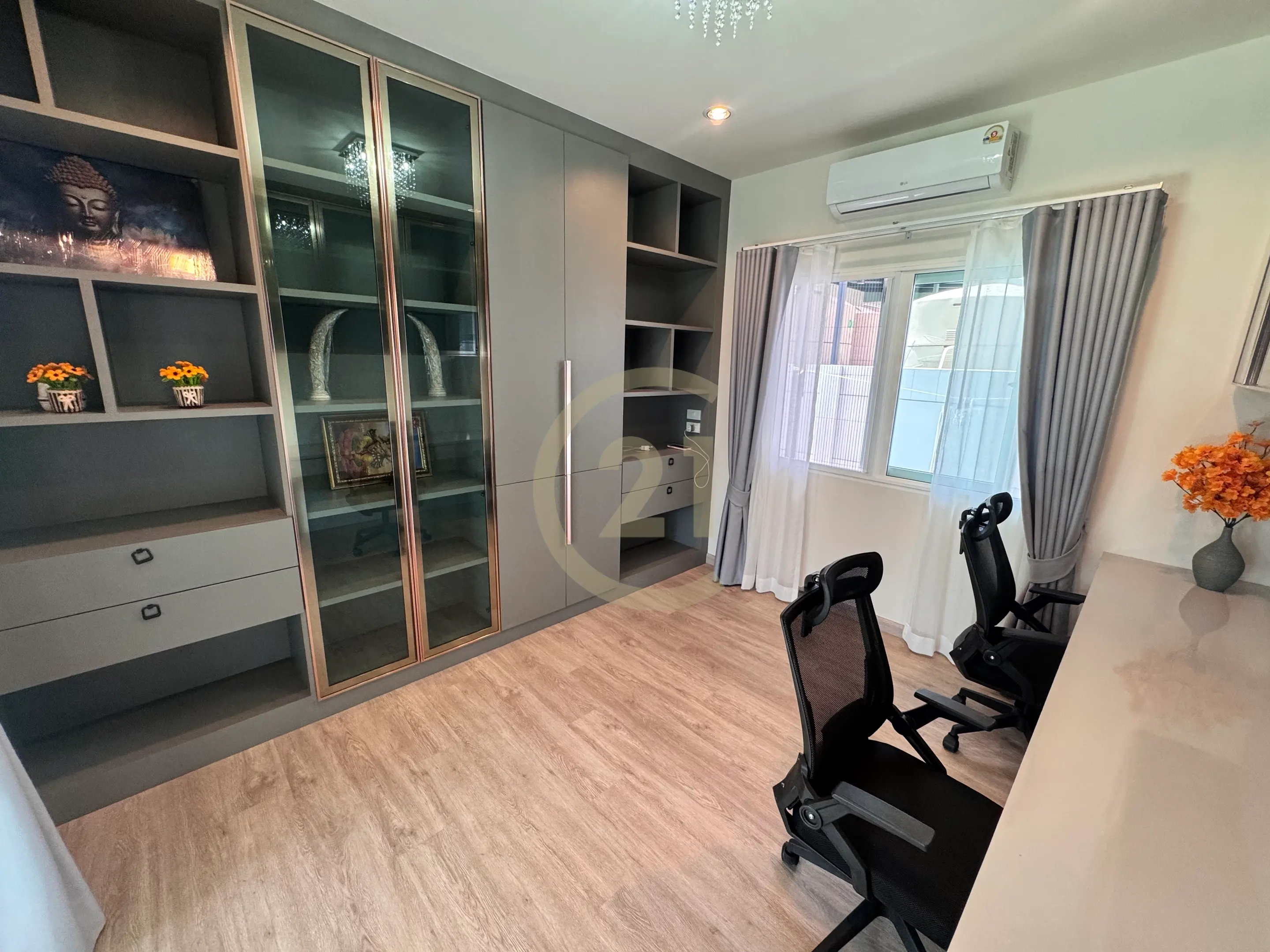 Charming 3-Bedroom House with Garden, Balcony, and Jacuzzi in Saransiri Koh Kaew Retreat