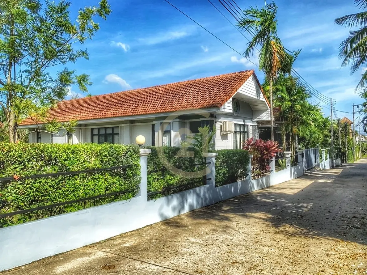 3-Bedroom Private House for Rent in Pasak