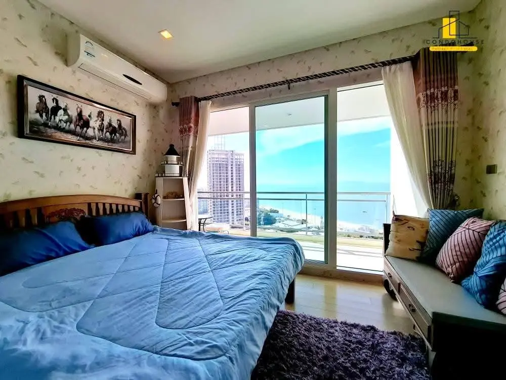 Spacious 2-Bedroom Condo with Balcony and Waterfront Views in Na Chom Thian