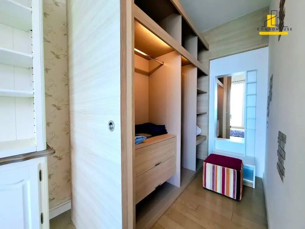 Spacious 2-Bedroom Condo with Balcony and Waterfront Views in Na Chom Thian
