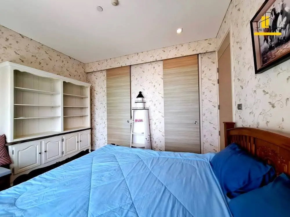 Spacious 2-Bedroom Condo with Balcony and Waterfront Views in Na Chom Thian