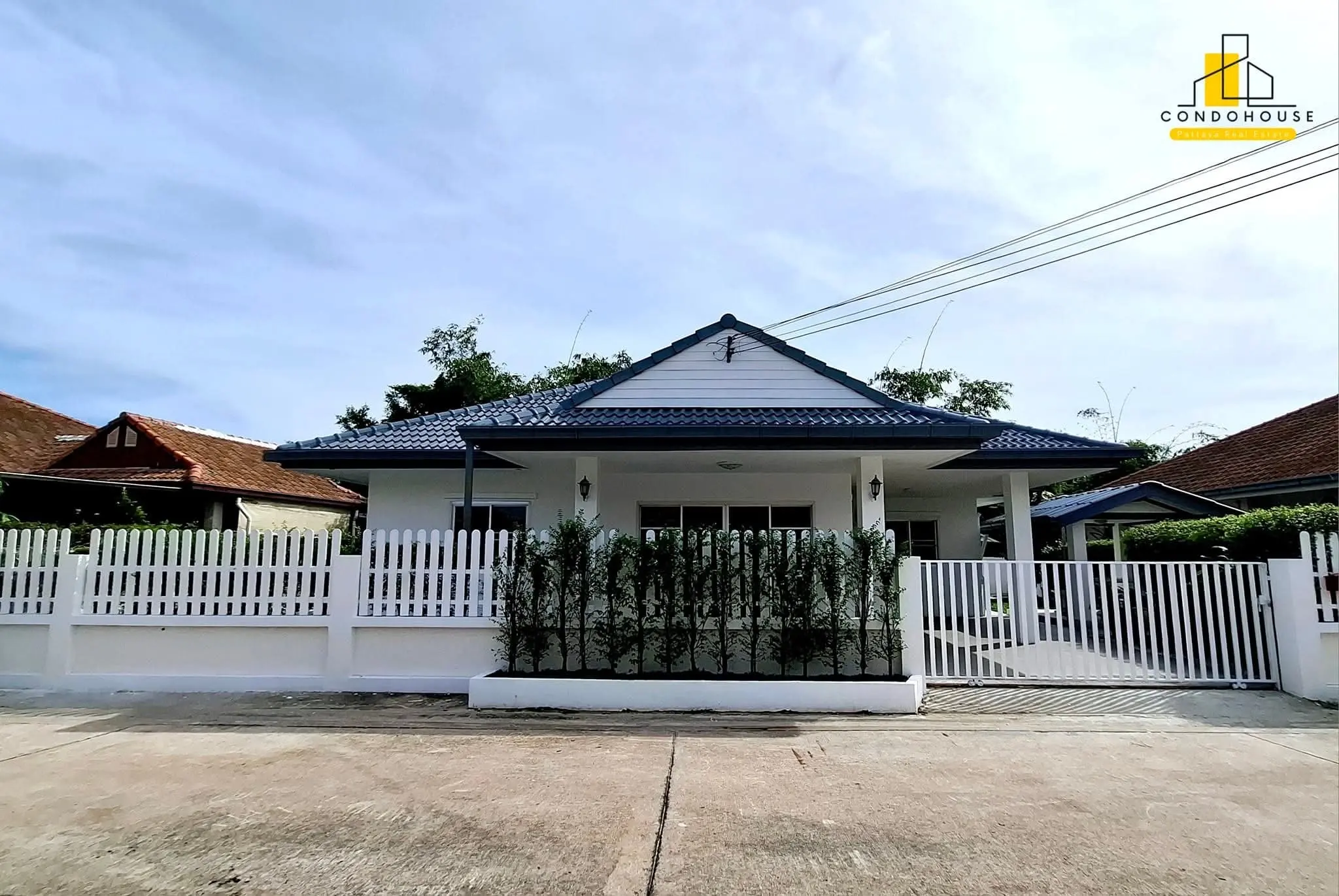 Comfortable 3-Bedroom Single-Story House with Pool in Quiet Nong Prue Corner Lot