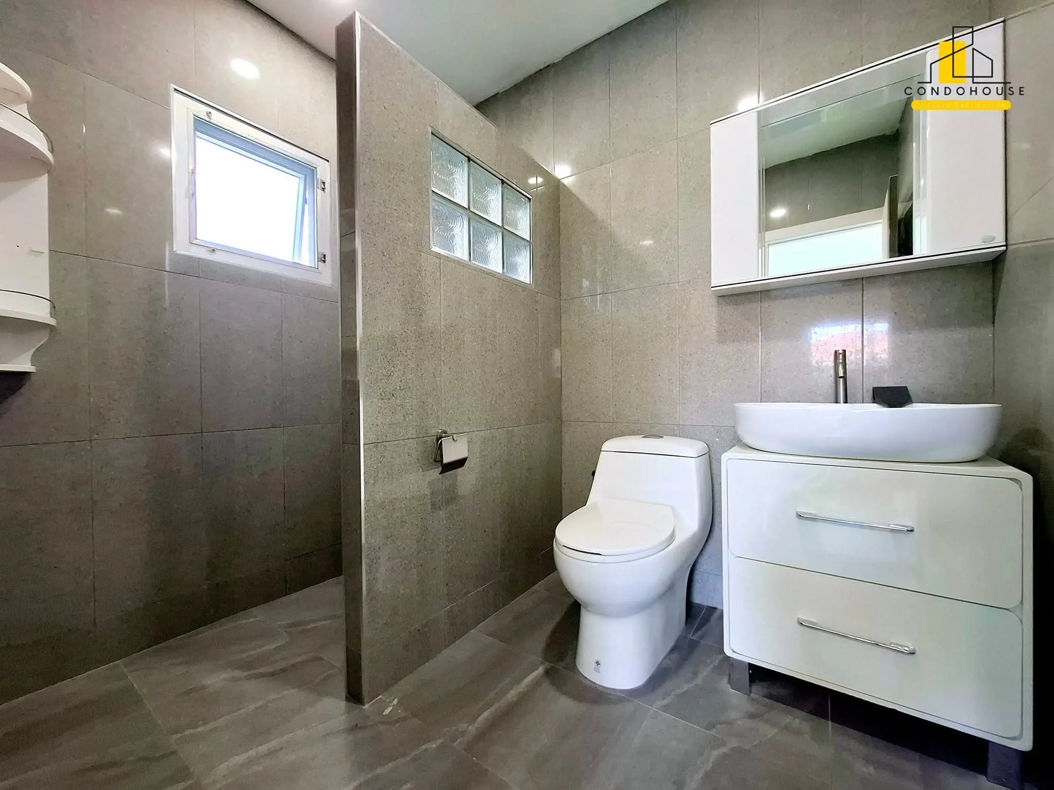 Comfortable 3-Bedroom Single-Story House with Pool in Quiet Nong Prue Corner Lot