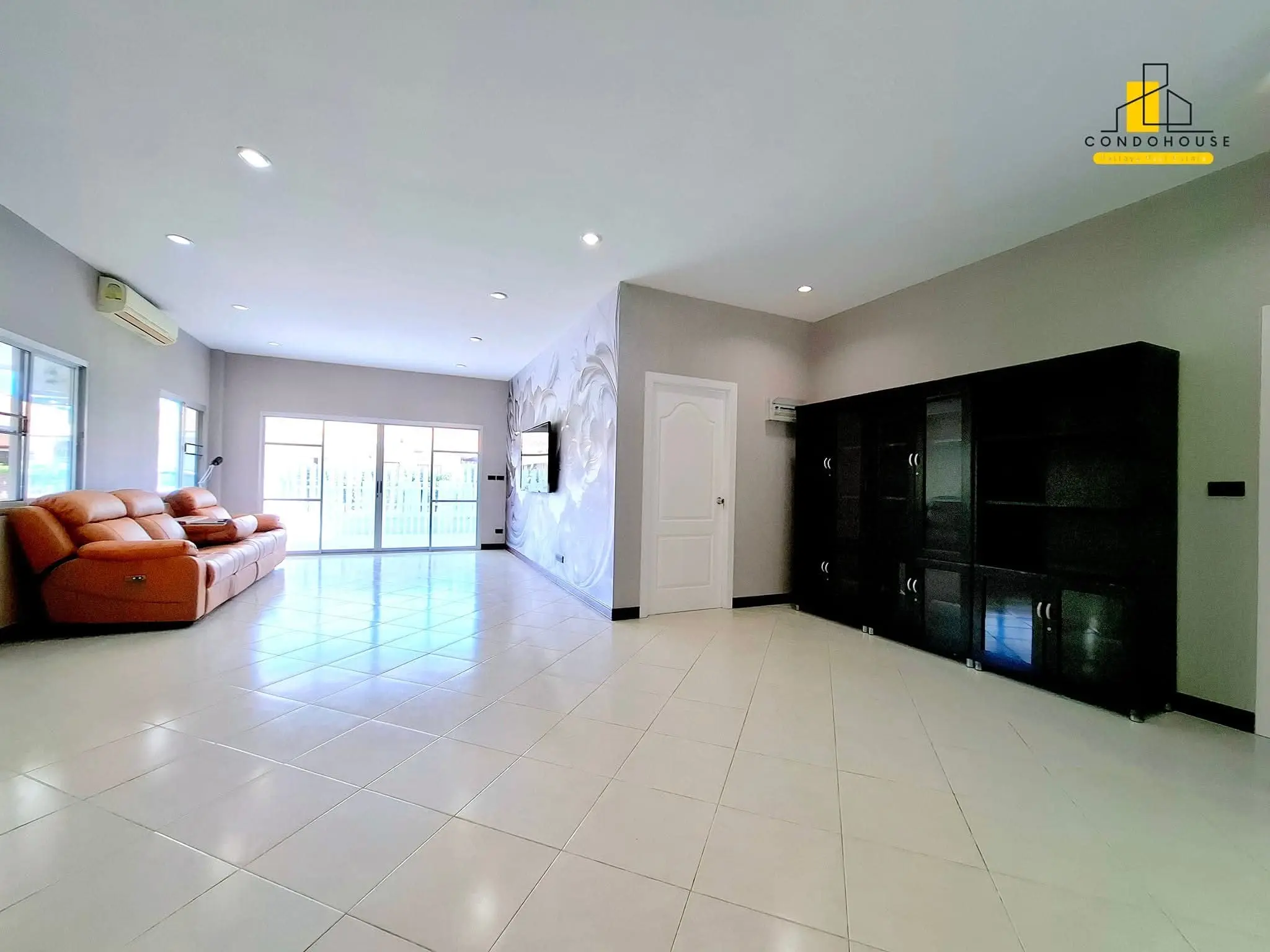 Comfortable 3-Bedroom Single-Story House with Pool in Quiet Nong Prue Corner Lot
