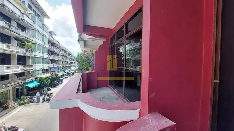 Commercial Jomtien Beach