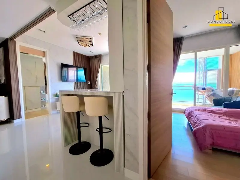 Reflection Jomtien Beach