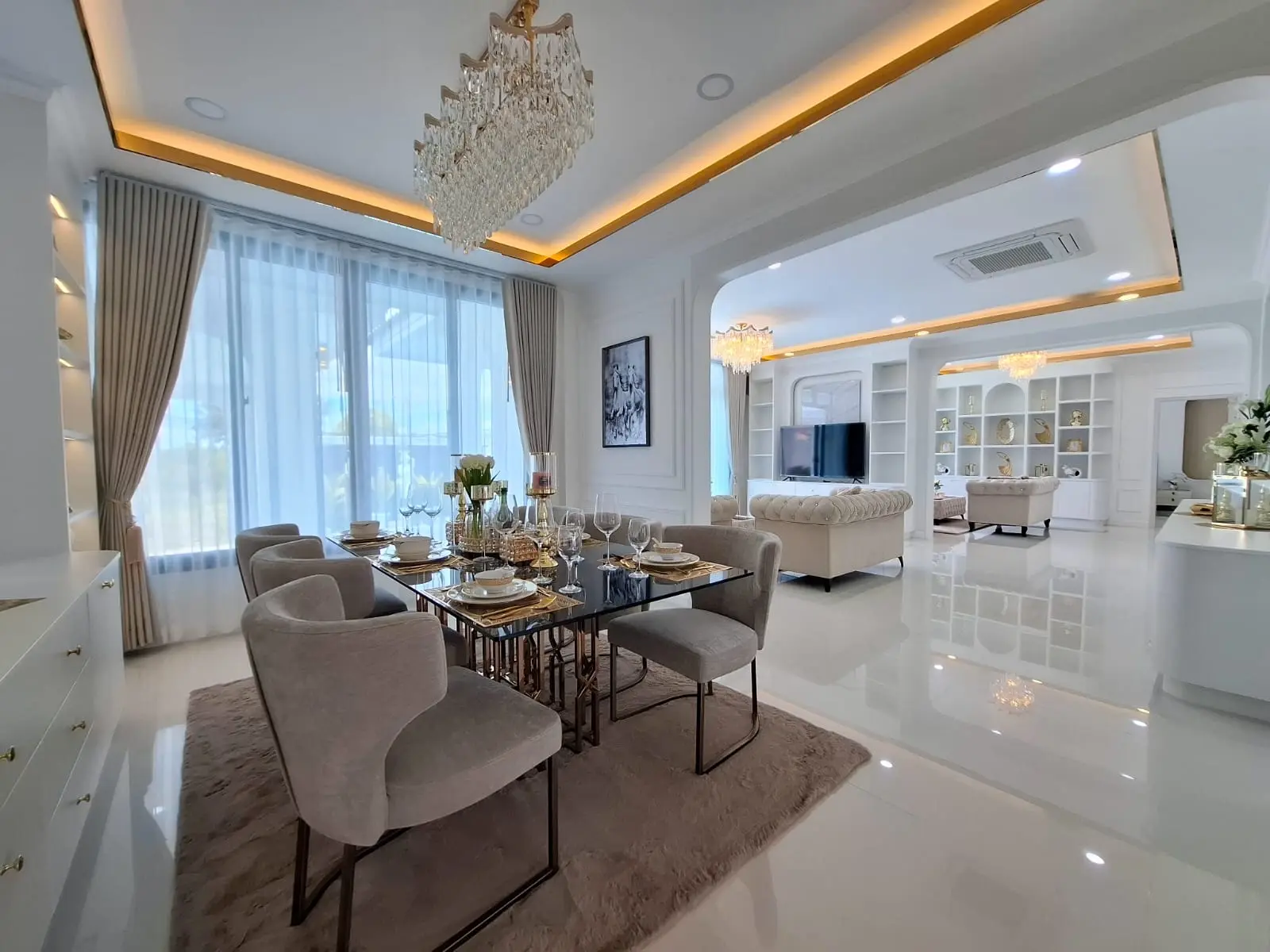 Spacious Single-Story 4-Bedroom Home with Stunning Pool in Huai Yai, Pattaya