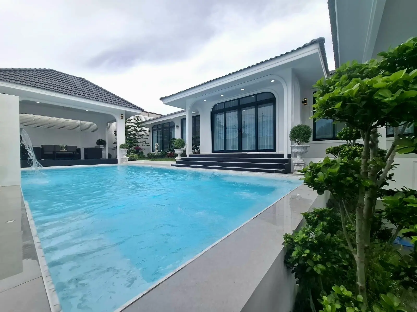 Spacious Single-Story 4-Bedroom Home with Stunning Pool in Huai Yai, Pattaya