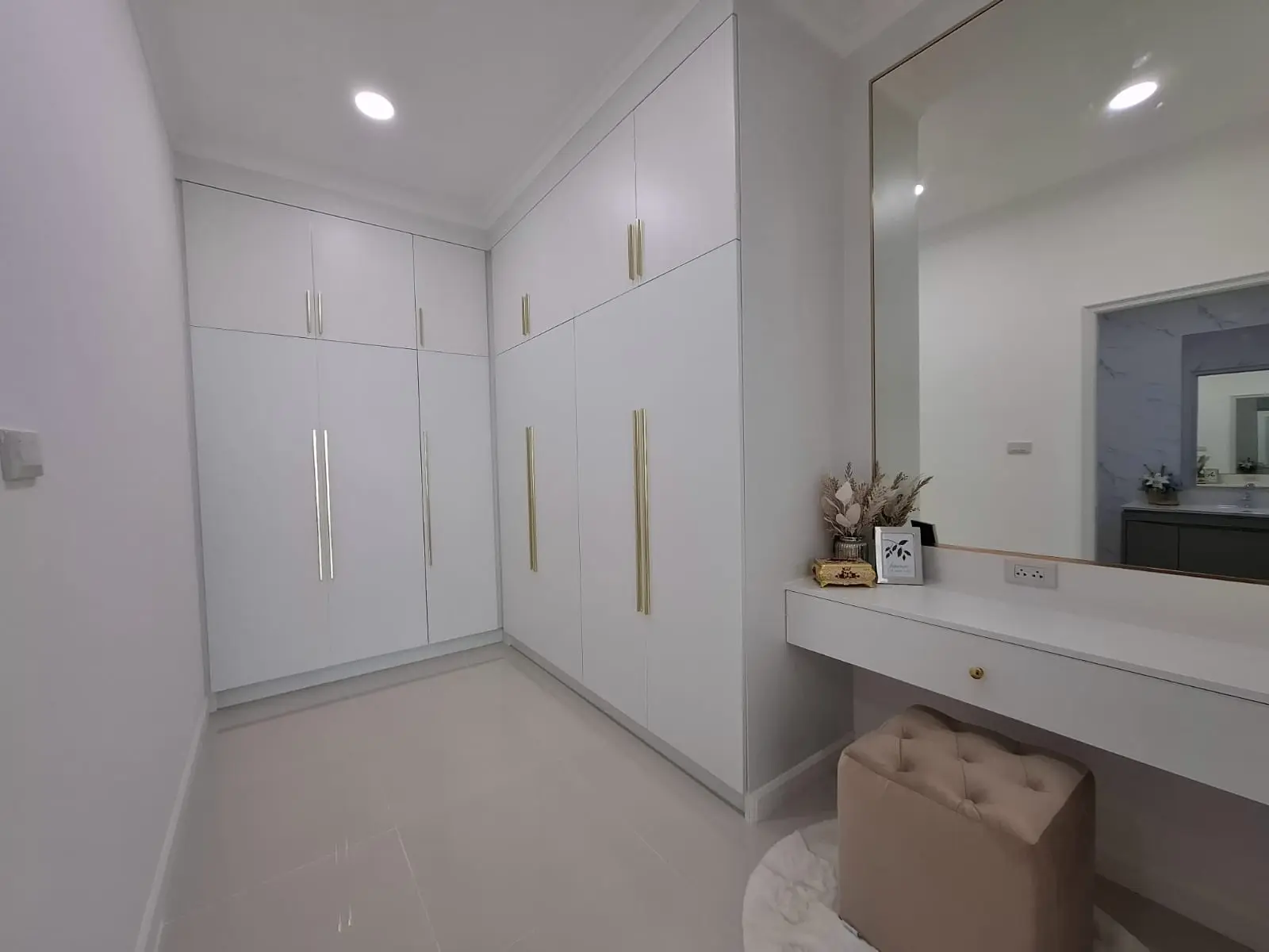 Spacious Single-Story 4-Bedroom Home with Stunning Pool in Huai Yai, Pattaya