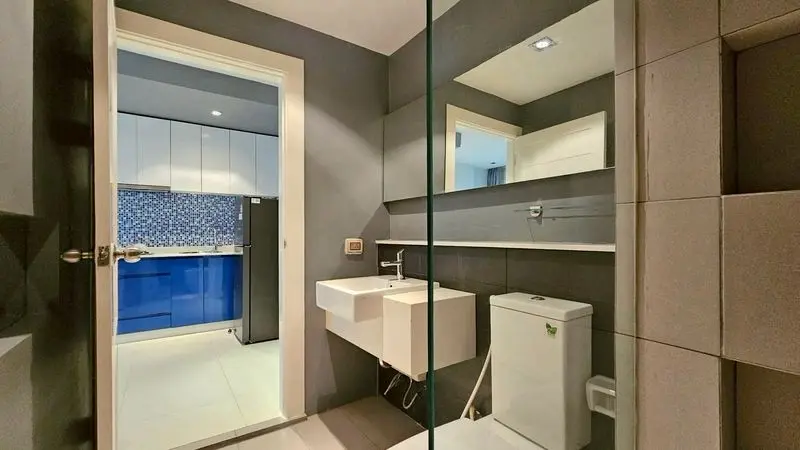 Cozy 1-Bed Condo with Balcony and Modern Kitchen in Jomtien Soi 8