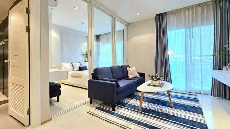Cozy 1-Bed Condo with Balcony and Modern Kitchen in Jomtien Soi 8