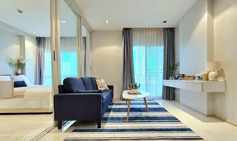 Cozy 1-Bed Condo with Balcony and Modern Kitchen in Jomtien Soi 8