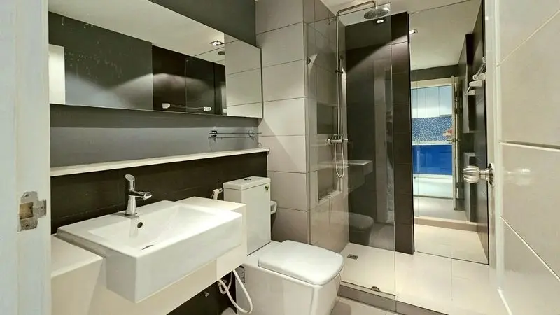 Cozy 1-Bed Condo with Balcony and Modern Kitchen in Jomtien Soi 8