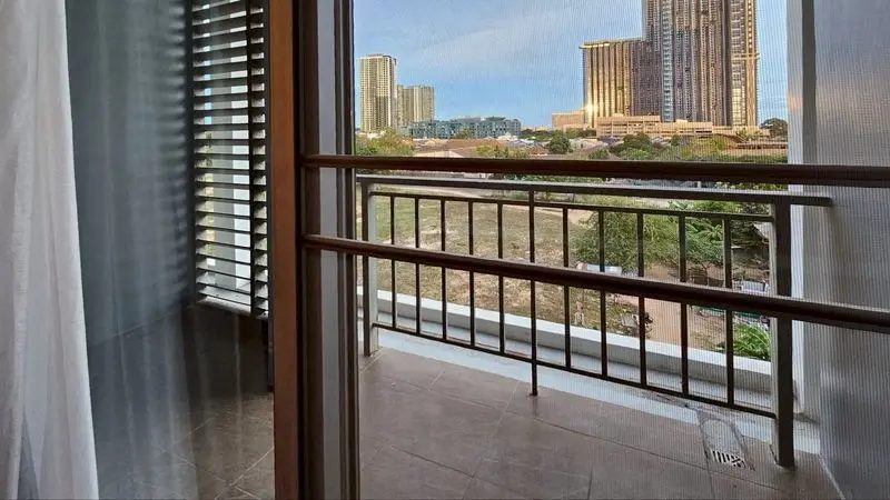 Cozy 1-Bed Condo with Balcony and Modern Kitchen in Jomtien Soi 8