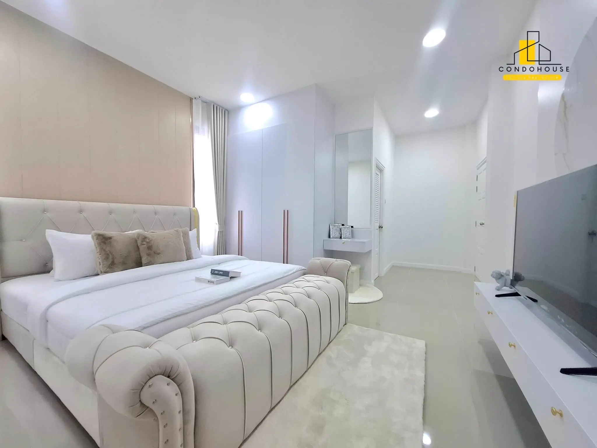 Spacious Single-Story Modern Home with Pool in Pattaya City