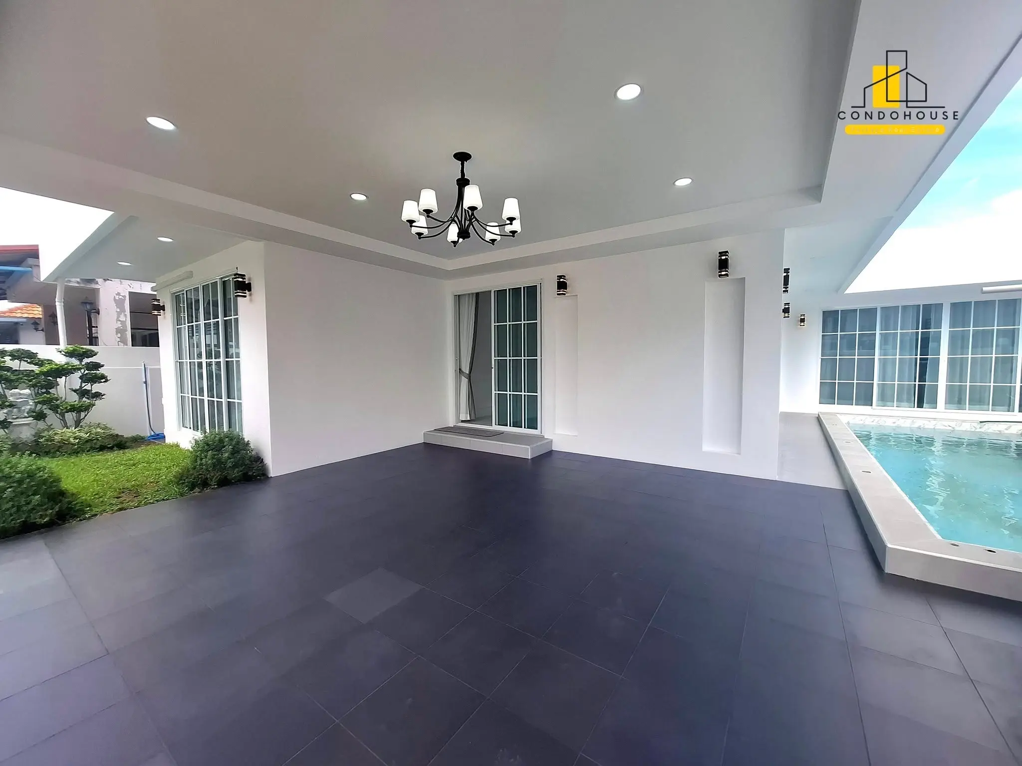 Single House with Private Swimming Pool