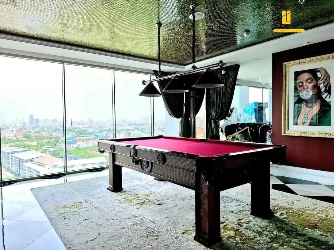Modern 1-Bed Condo on 14th Floor with Rooftop Infinity Pool & Ocean Views in Pattaya