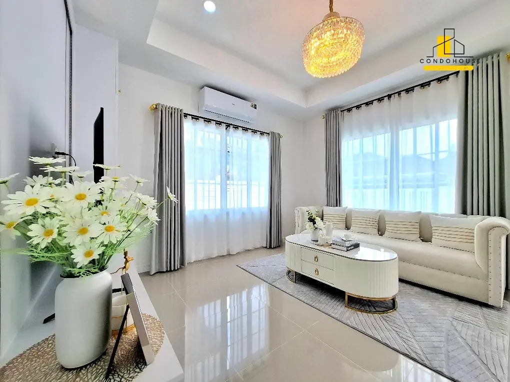 Comfortable 4-Bedroom Family Home with Spacious Living Areas in Pattaya