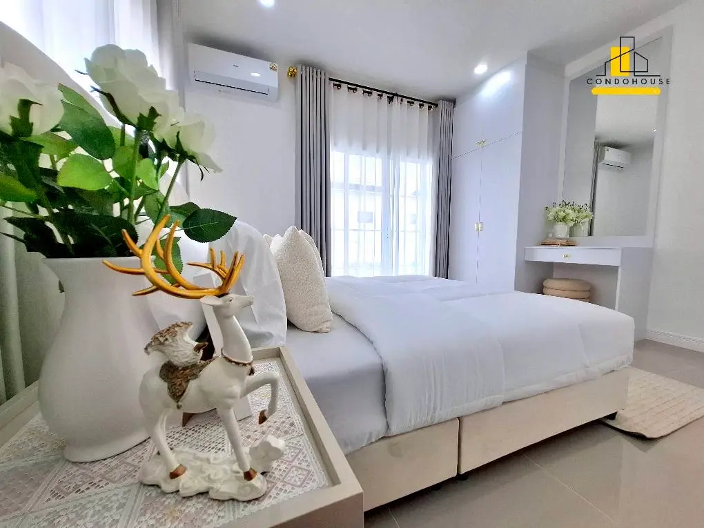 Comfortable 4-Bedroom Family Home with Spacious Living Areas in Pattaya