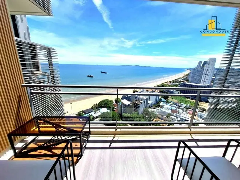 Spacious 2-Bedroom Condo on the 26th Floor with Stunning Ocean Views in Pattaya Jomtien