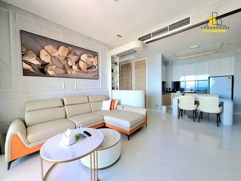 Spacious 2-Bedroom Condo on the 26th Floor with Stunning Ocean Views in Pattaya Jomtien