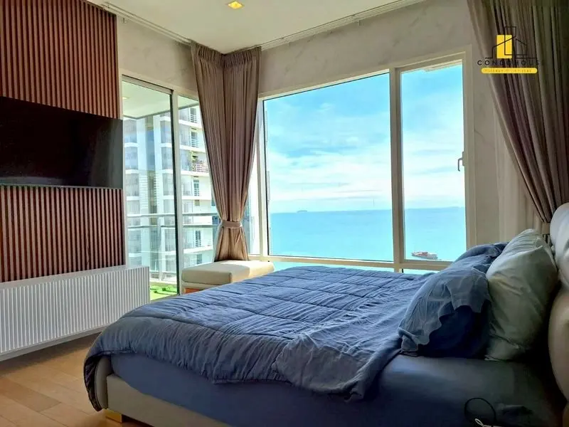 Spacious 2-Bedroom Condo on the 26th Floor with Stunning Ocean Views in Pattaya Jomtien