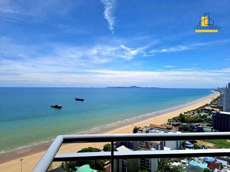 Spacious 2-Bedroom Condo on the 26th Floor with Stunning Ocean Views in Pattaya Jomtien