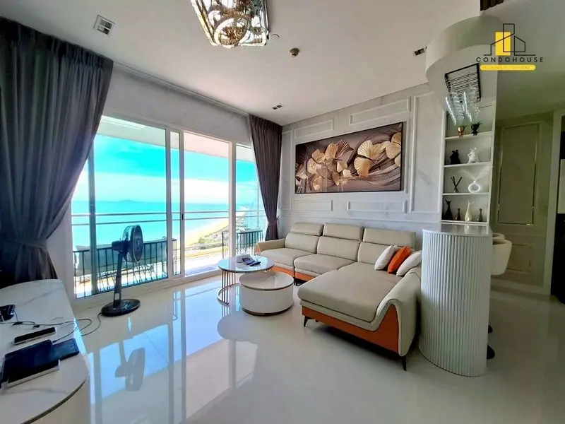 Spacious 2-Bedroom Condo on the 26th Floor with Stunning Ocean Views in Pattaya Jomtien