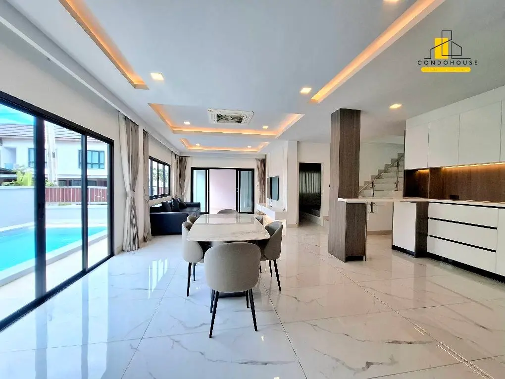 Spacious 5-Bedroom Modern Home with Private Pool in Pattaya