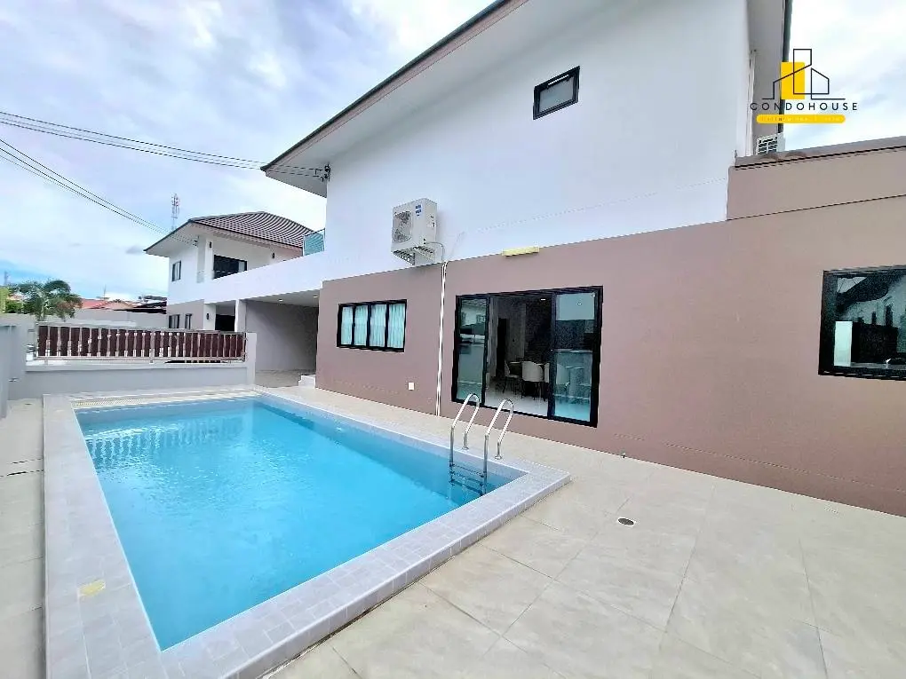 Spacious 5-Bedroom Modern Home with Private Pool in Pattaya