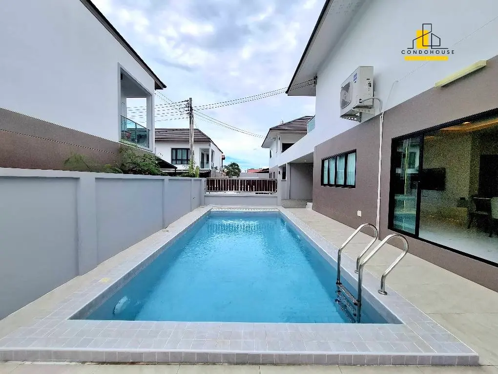 Spacious 5-Bedroom Modern Home with Private Pool in Pattaya