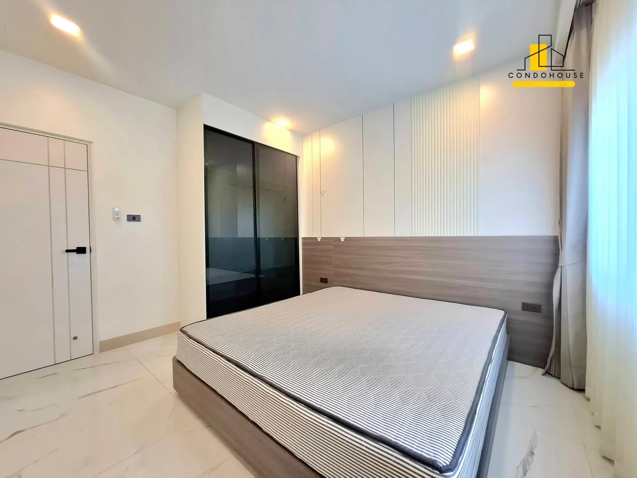 Spacious 5-Bedroom Modern Home with Private Pool in Pattaya