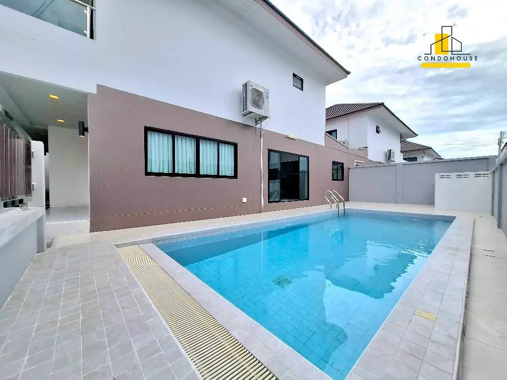 Spacious 5-Bedroom Modern Home with Private Pool in Pattaya