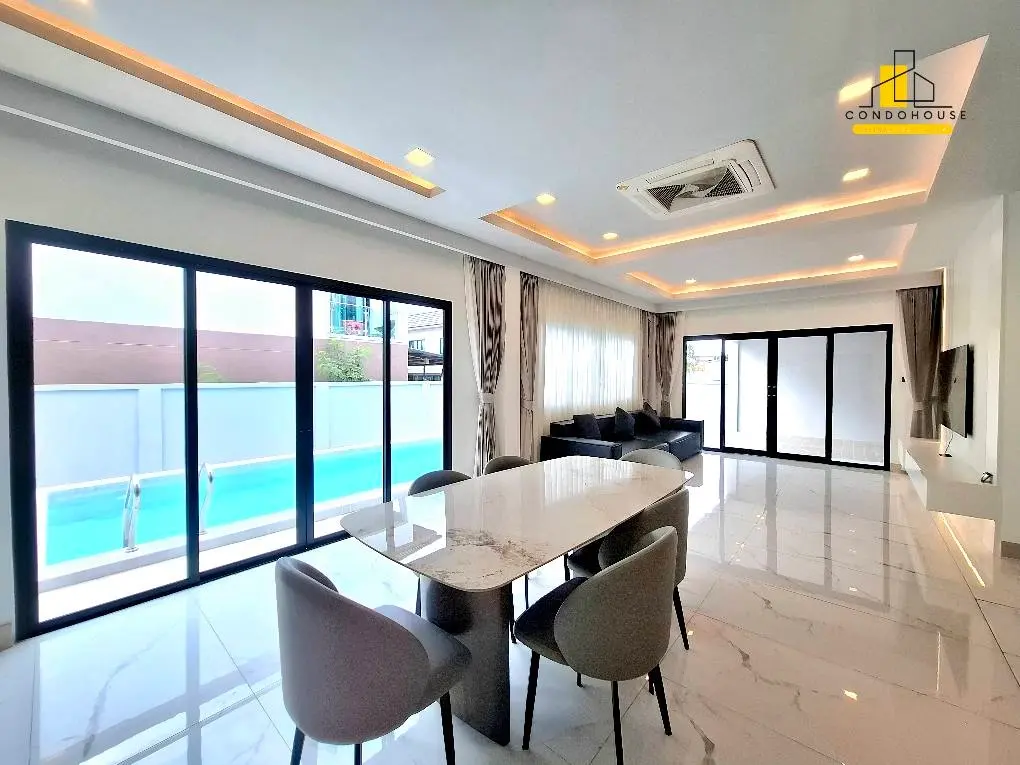 Spacious 5-Bedroom Modern Home with Private Pool in Pattaya