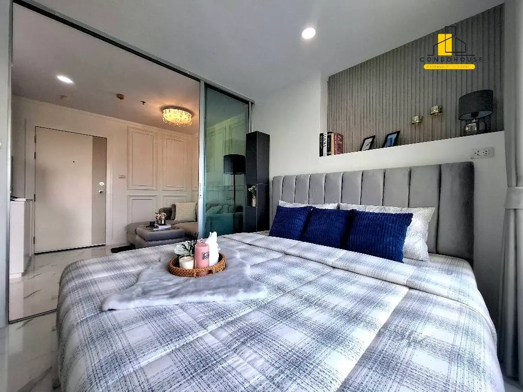 Cozy 1-Bedroom Condo with Modern Kitchen and Pool Views in Pattaya