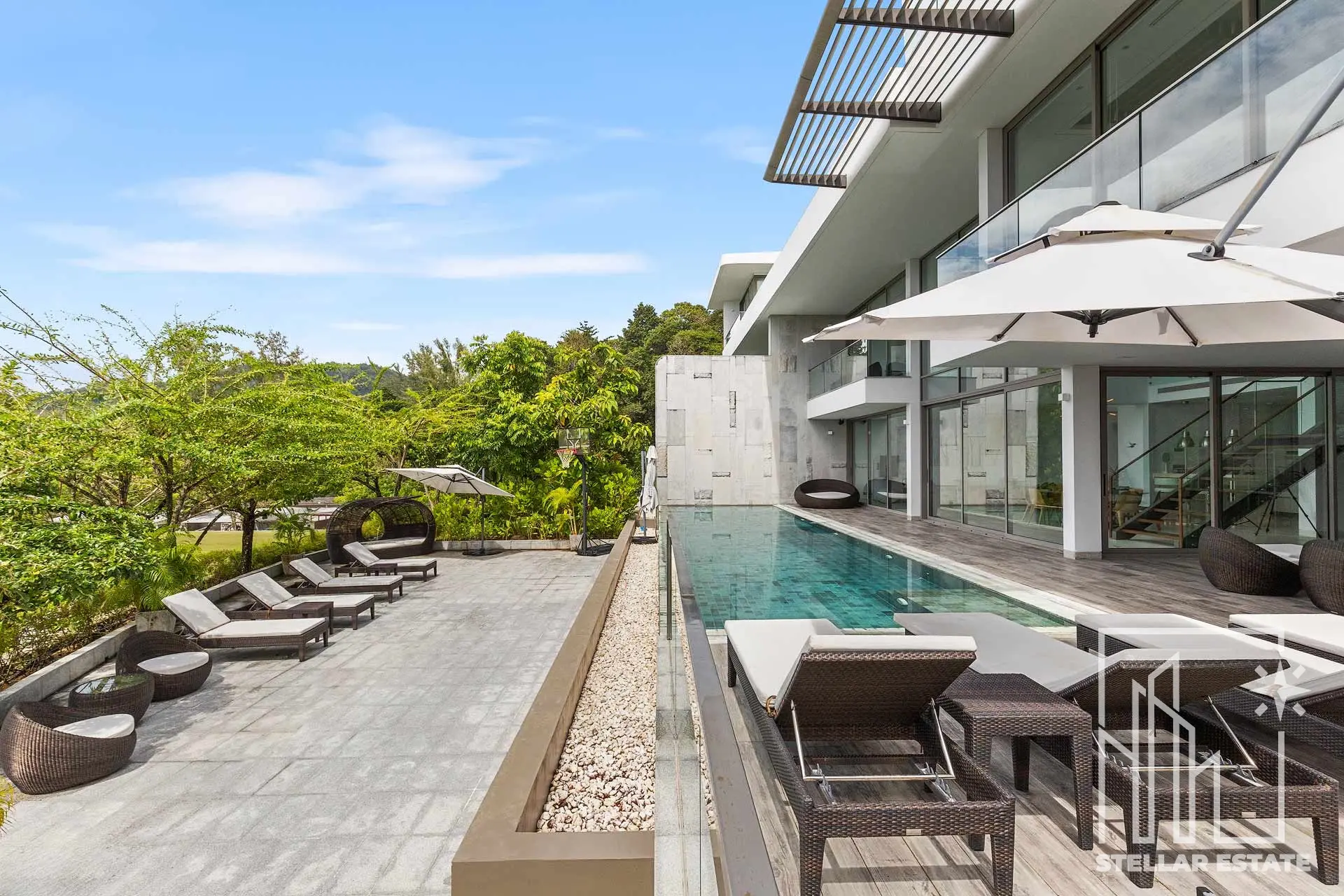 Malaiwana Patio Duplex: Luxurious Island Living Just Steps from Naithon Beach