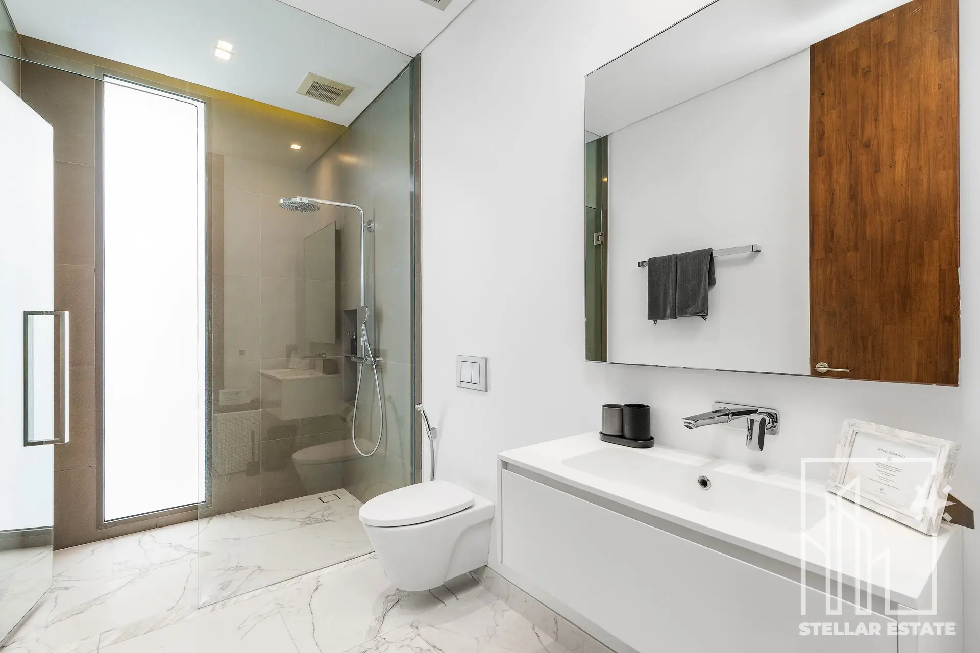 Malaiwana Patio Duplex: Luxurious Island Living Just Steps from Naithon Beach