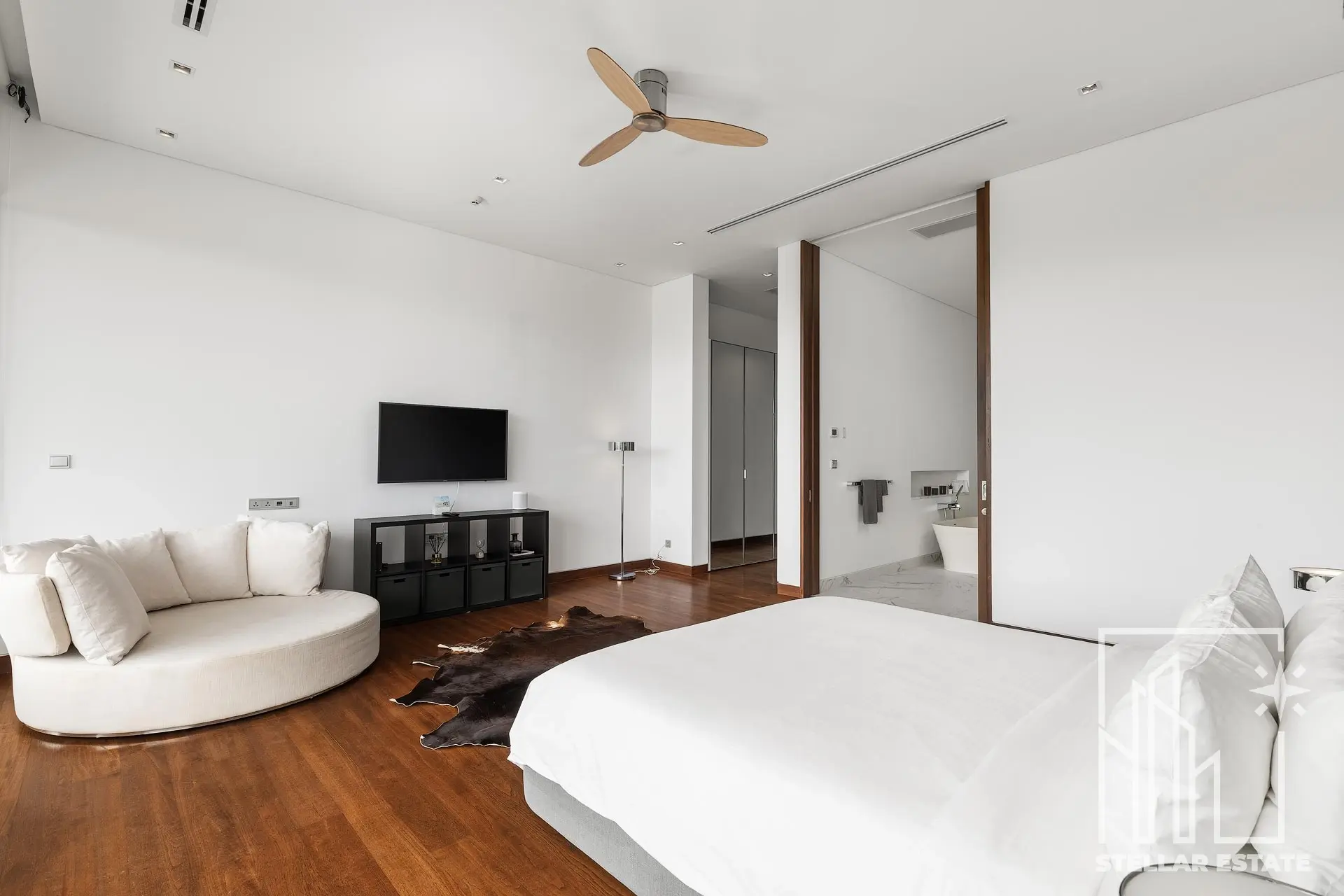 Malaiwana Patio Duplex: Luxurious Island Living Just Steps from Naithon Beach