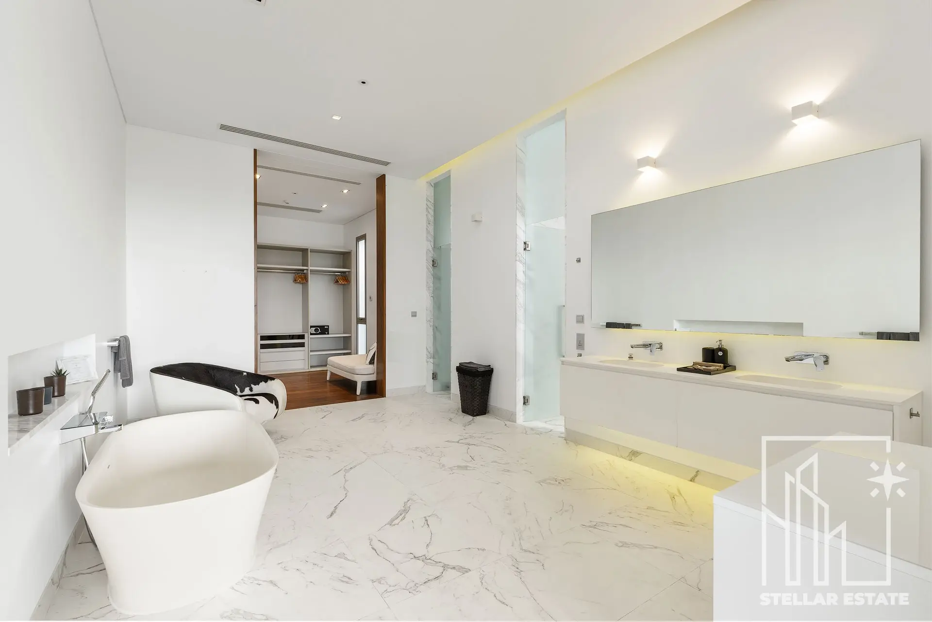 Malaiwana Patio Duplex: Luxurious Island Living Just Steps from Naithon Beach
