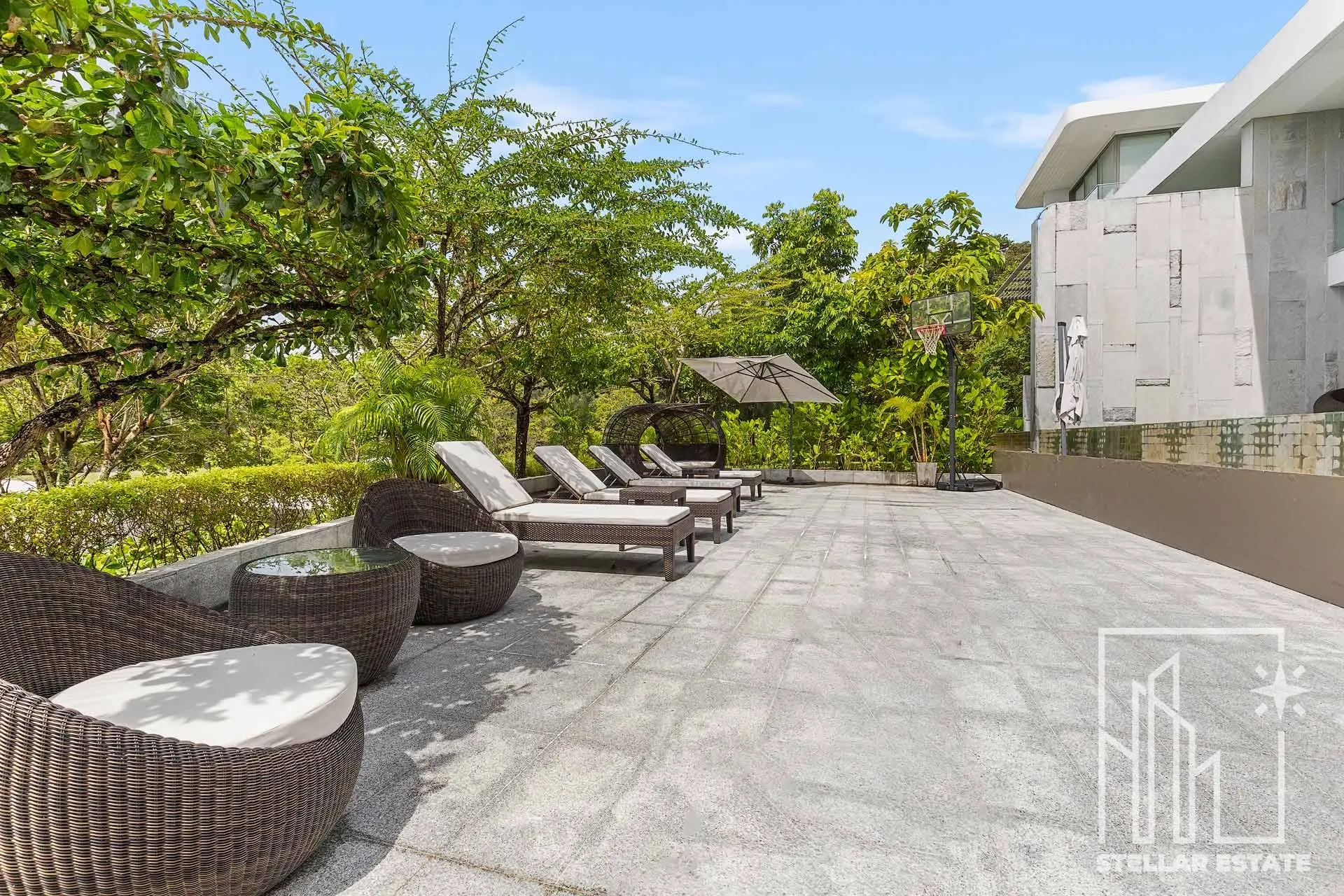 Malaiwana Patio Duplex: Luxurious Island Living Just Steps from Naithon Beach