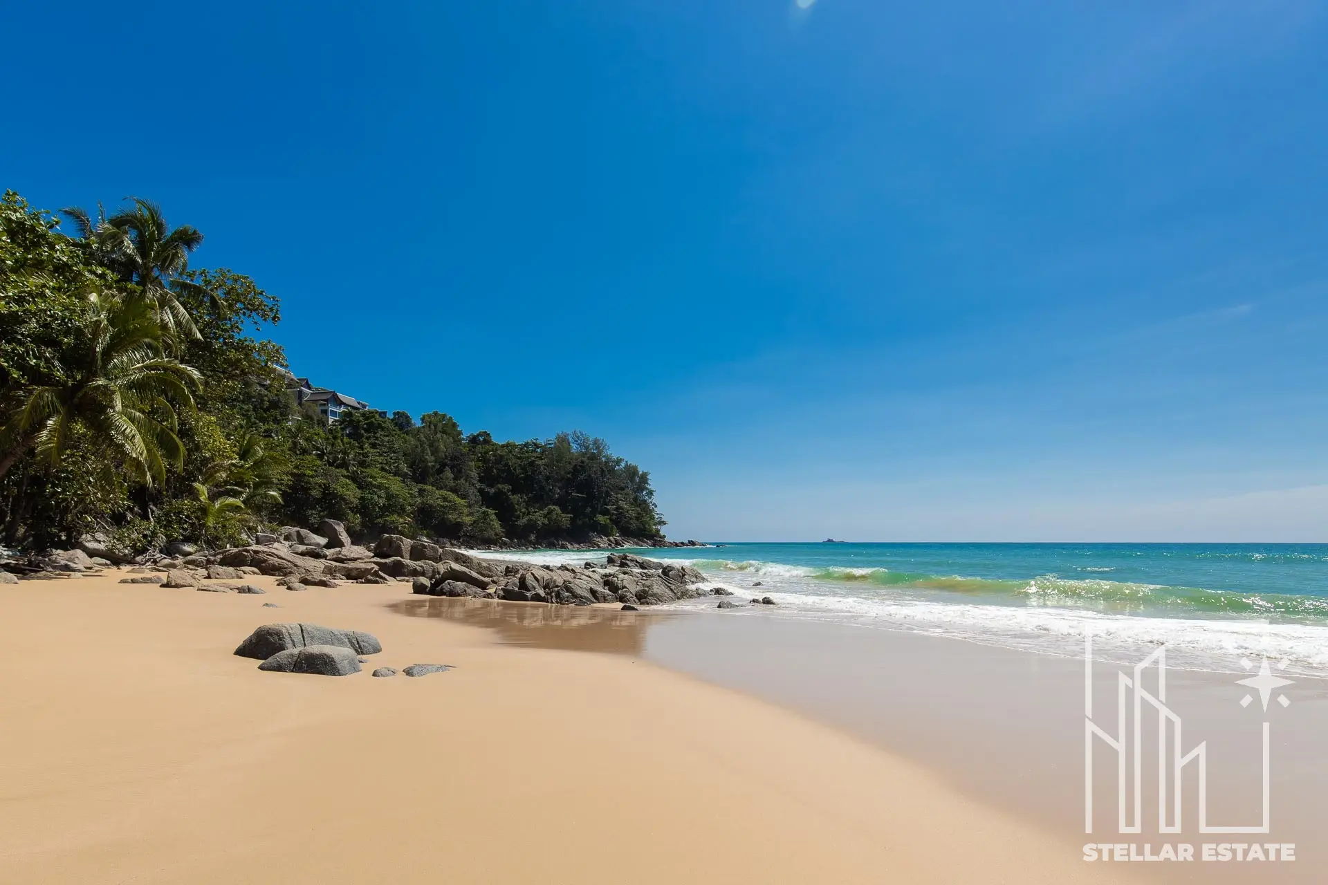 Malaiwana Patio Duplex: Luxurious Island Living Just Steps from Naithon Beach